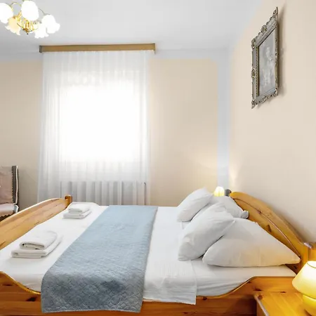 Διαμέρισμα 2 Bedroom Cozy In